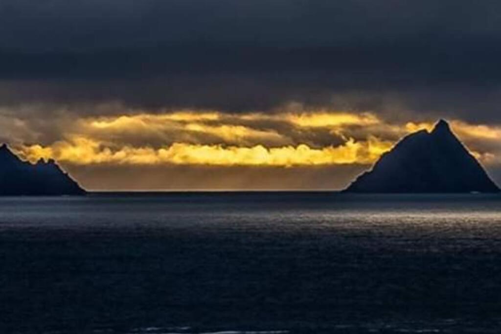 Skellig View Bluebell Rose & The Kerry Cliffs Apartment Portmagee