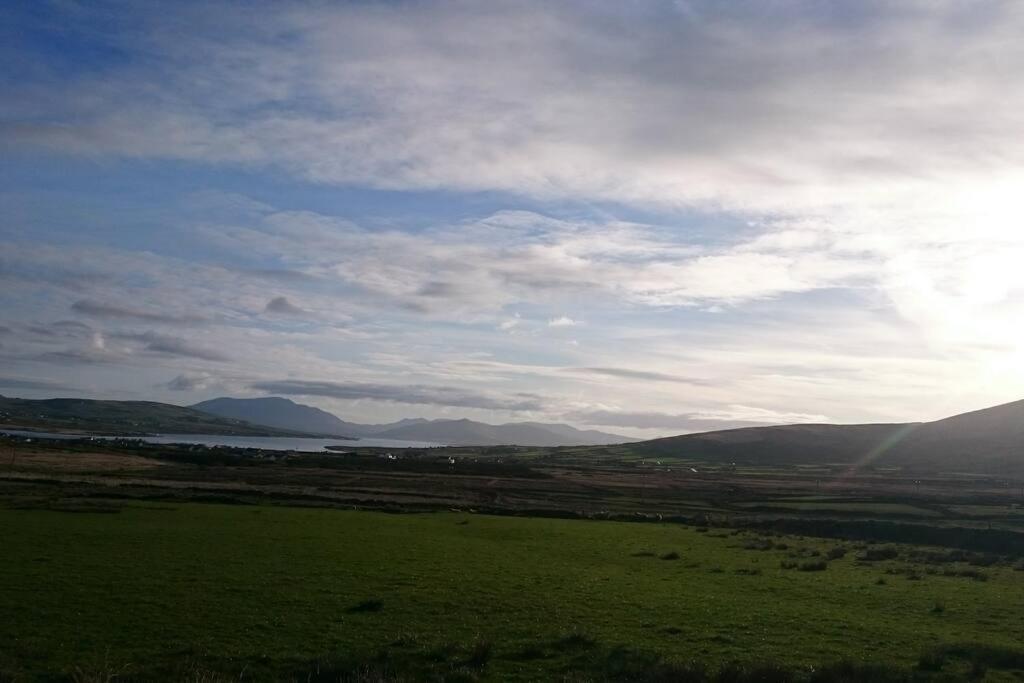 Skellig View Bluebell Rose & The Kerry Cliffs Apartment Portmagee